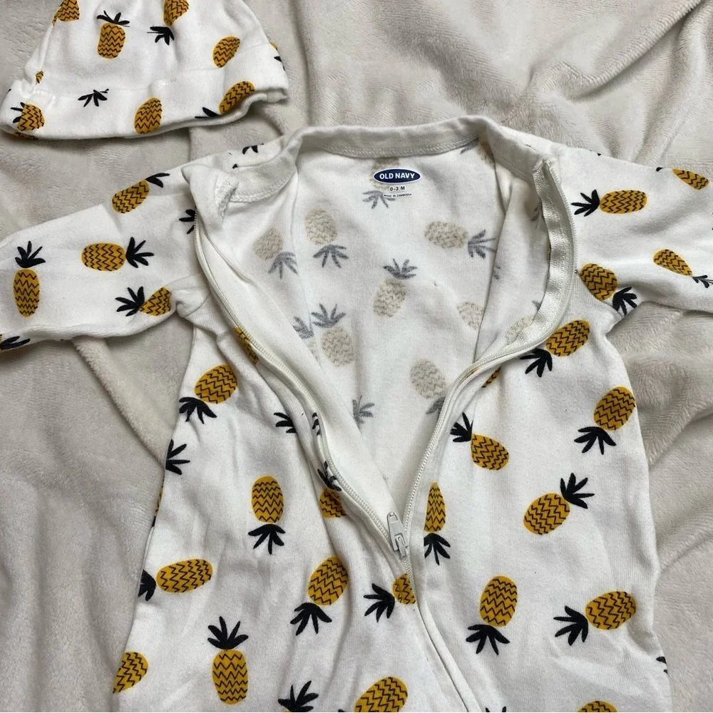 Old Navy Pineapple Print Baby Set